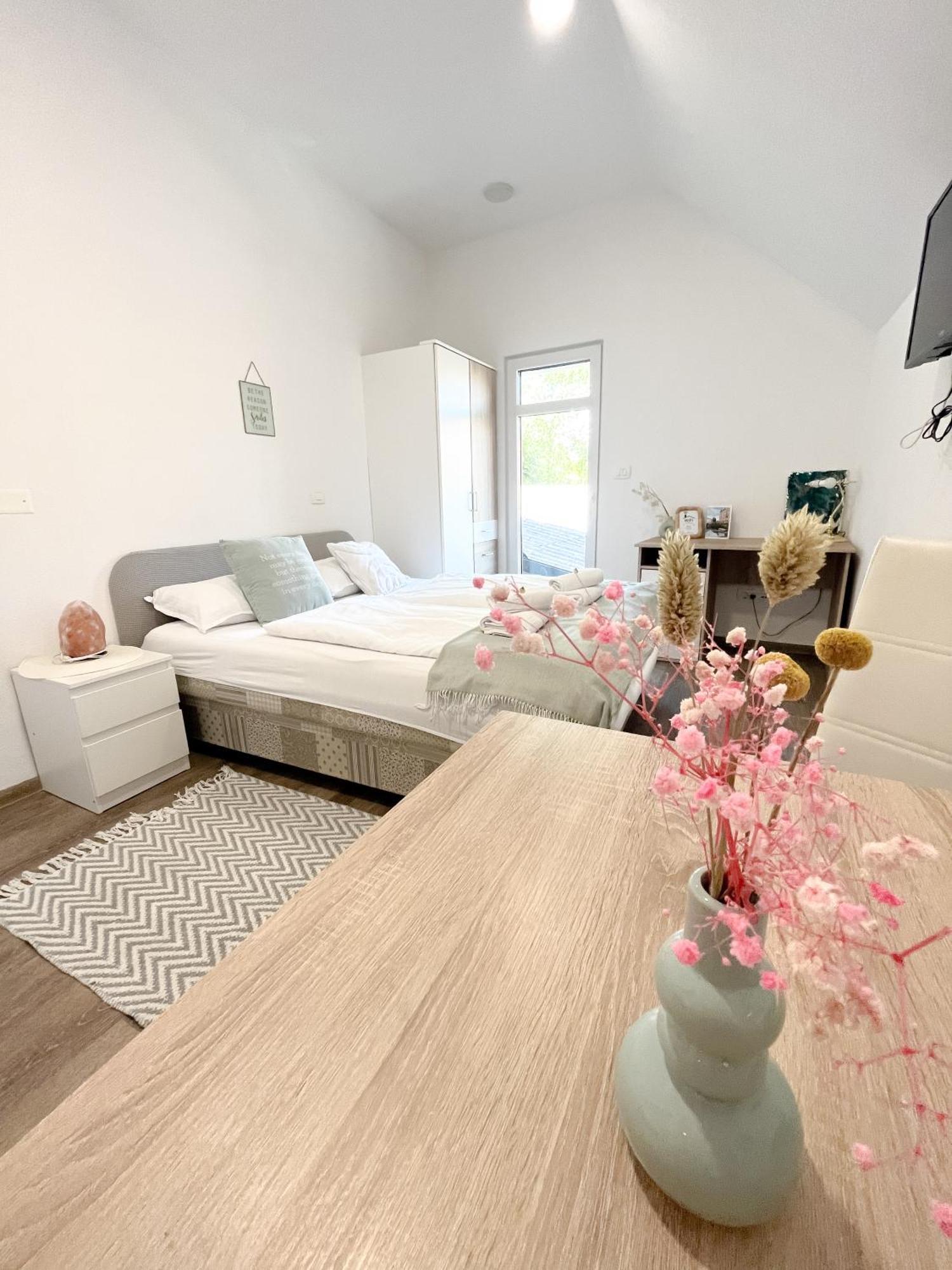 Anita'S Studio Apartments Ljubljana Eksteriør bilde